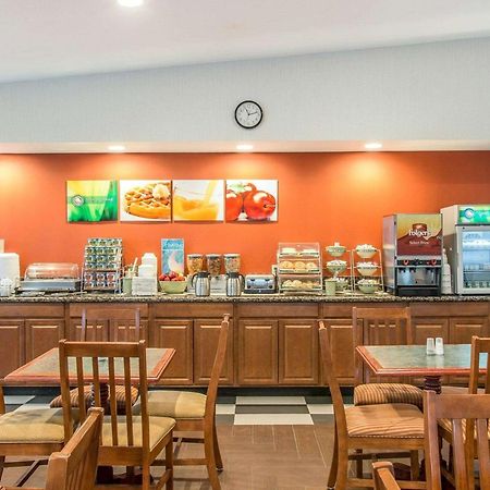 Quality Inn Ґейлорд Екстер'єр фото