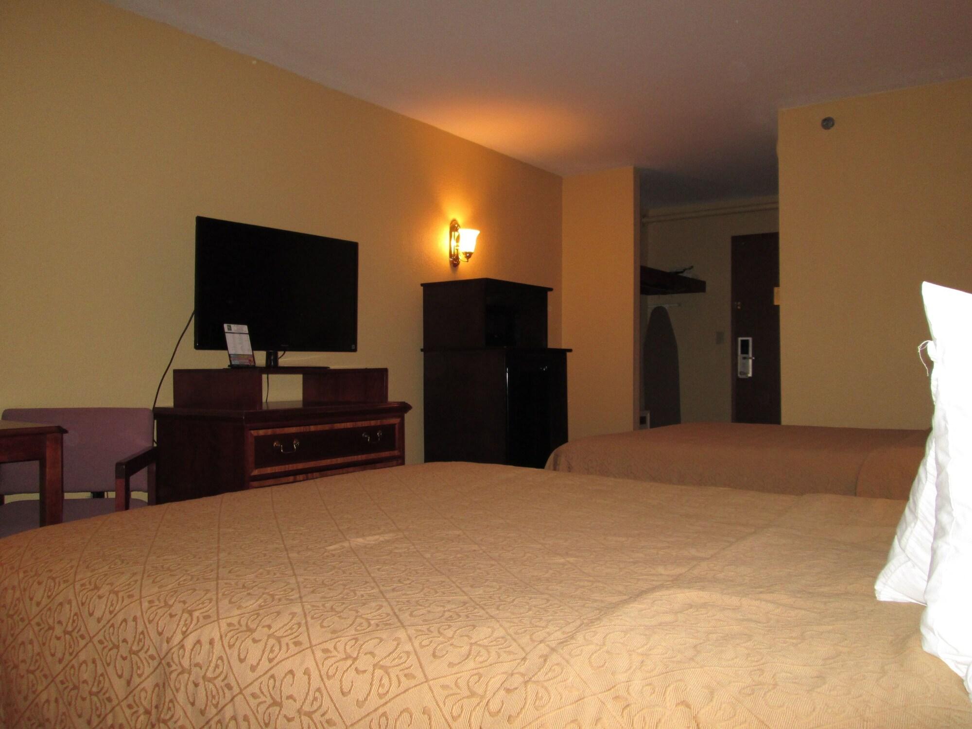 Quality Inn Ґейлорд Екстер'єр фото