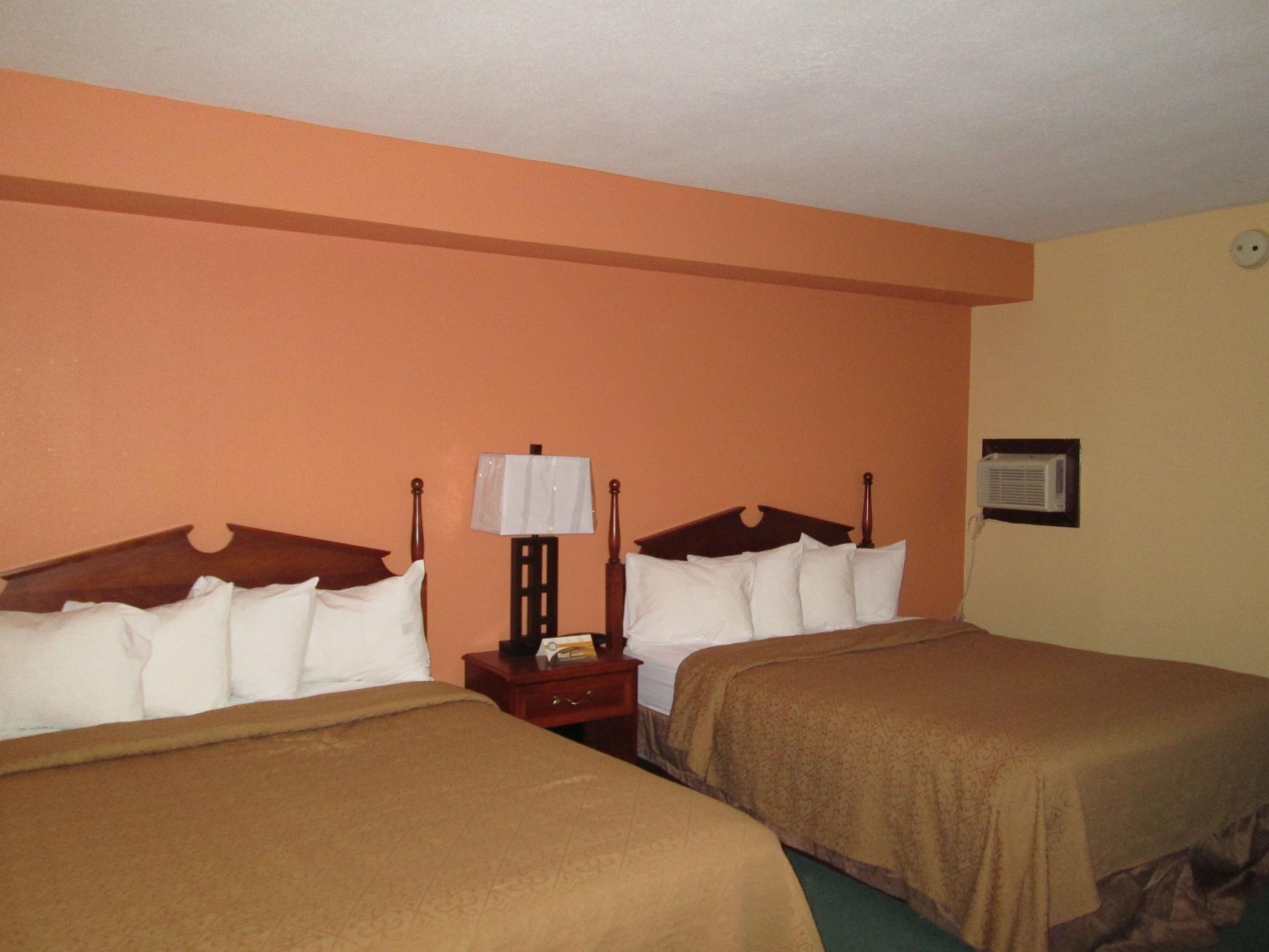 Quality Inn Ґейлорд Екстер'єр фото
