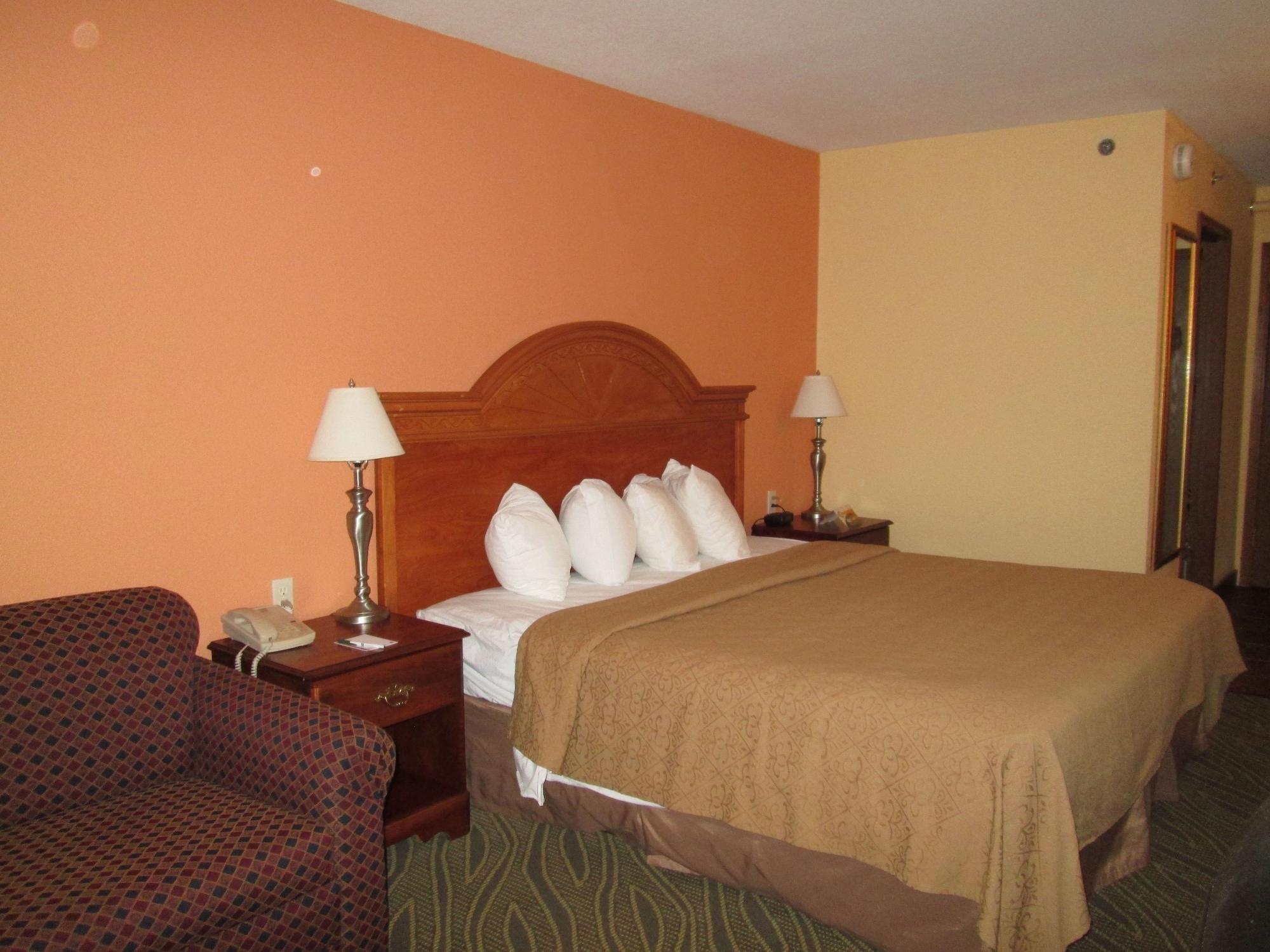 Quality Inn Ґейлорд Екстер'єр фото