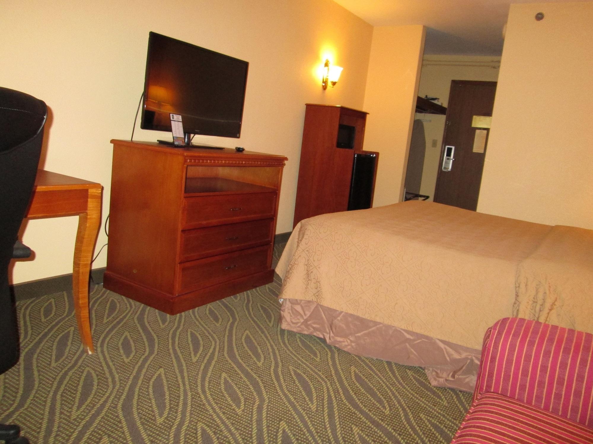 Quality Inn Ґейлорд Екстер'єр фото