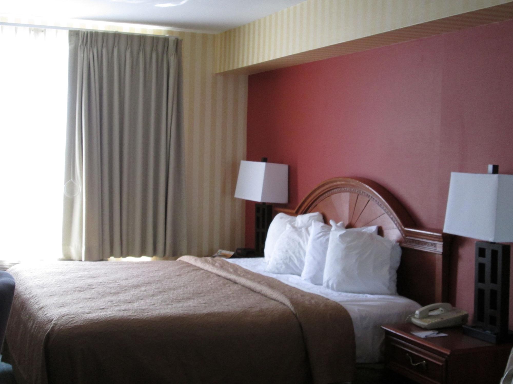 Quality Inn Ґейлорд Екстер'єр фото