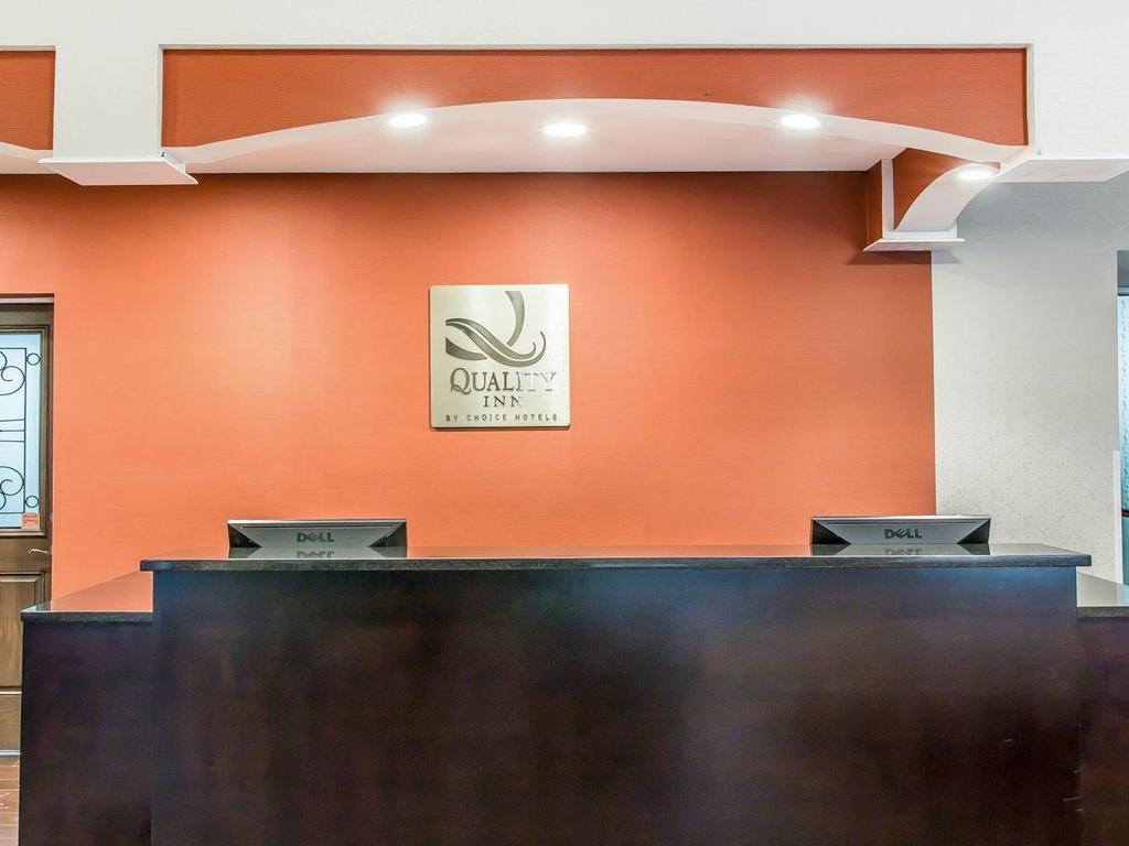 Quality Inn Ґейлорд Екстер'єр фото