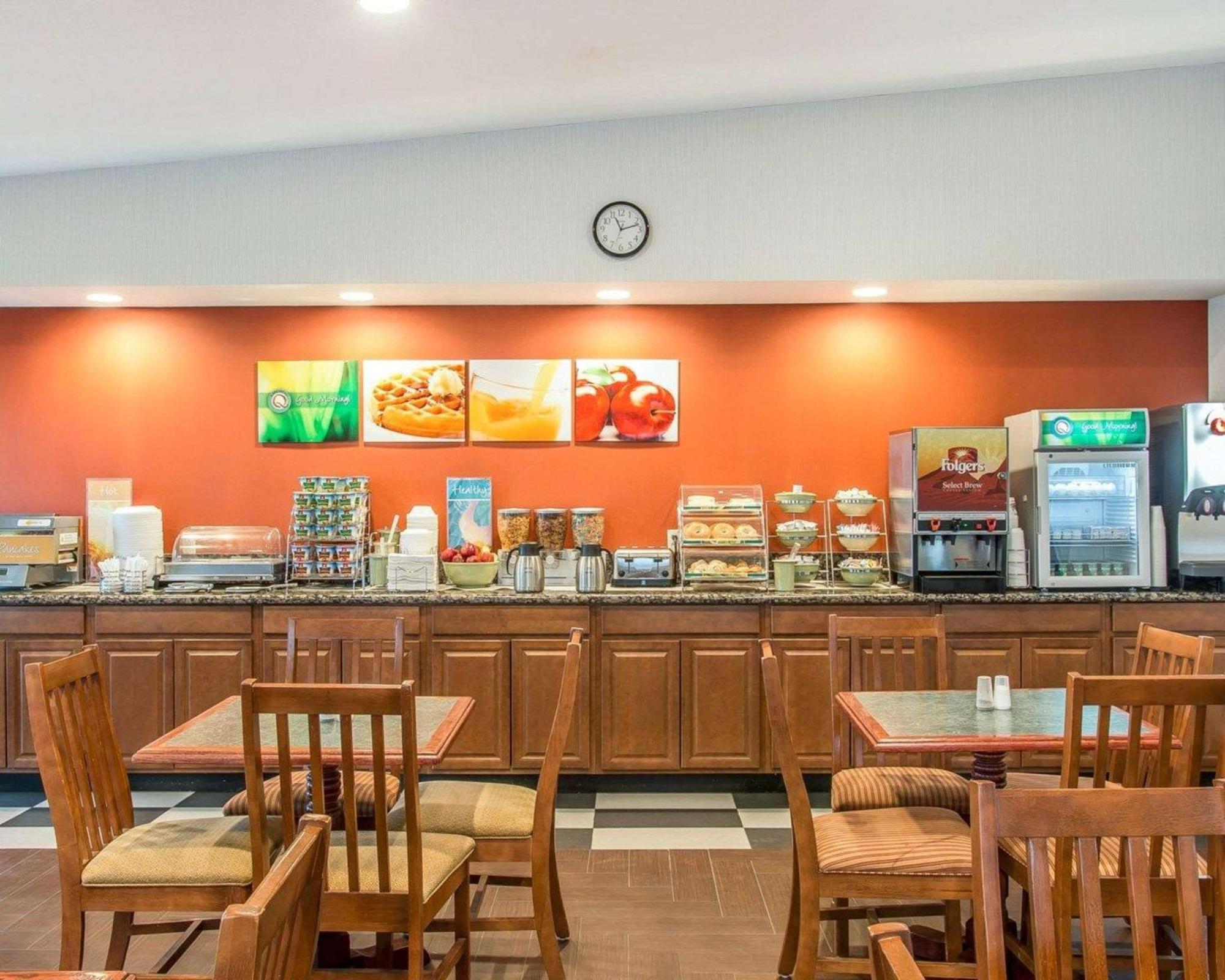 Quality Inn Ґейлорд Екстер'єр фото