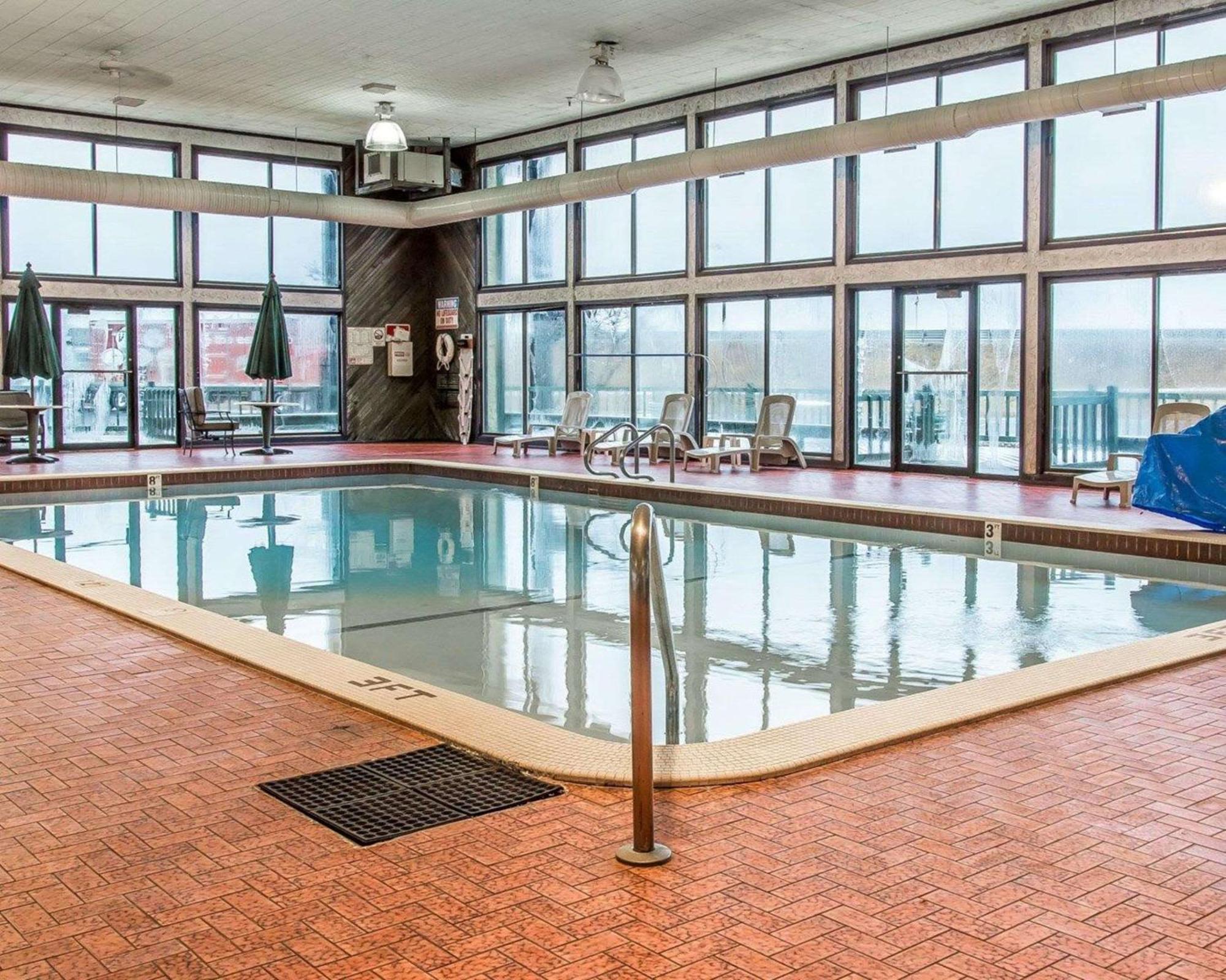 Quality Inn Ґейлорд Екстер'єр фото