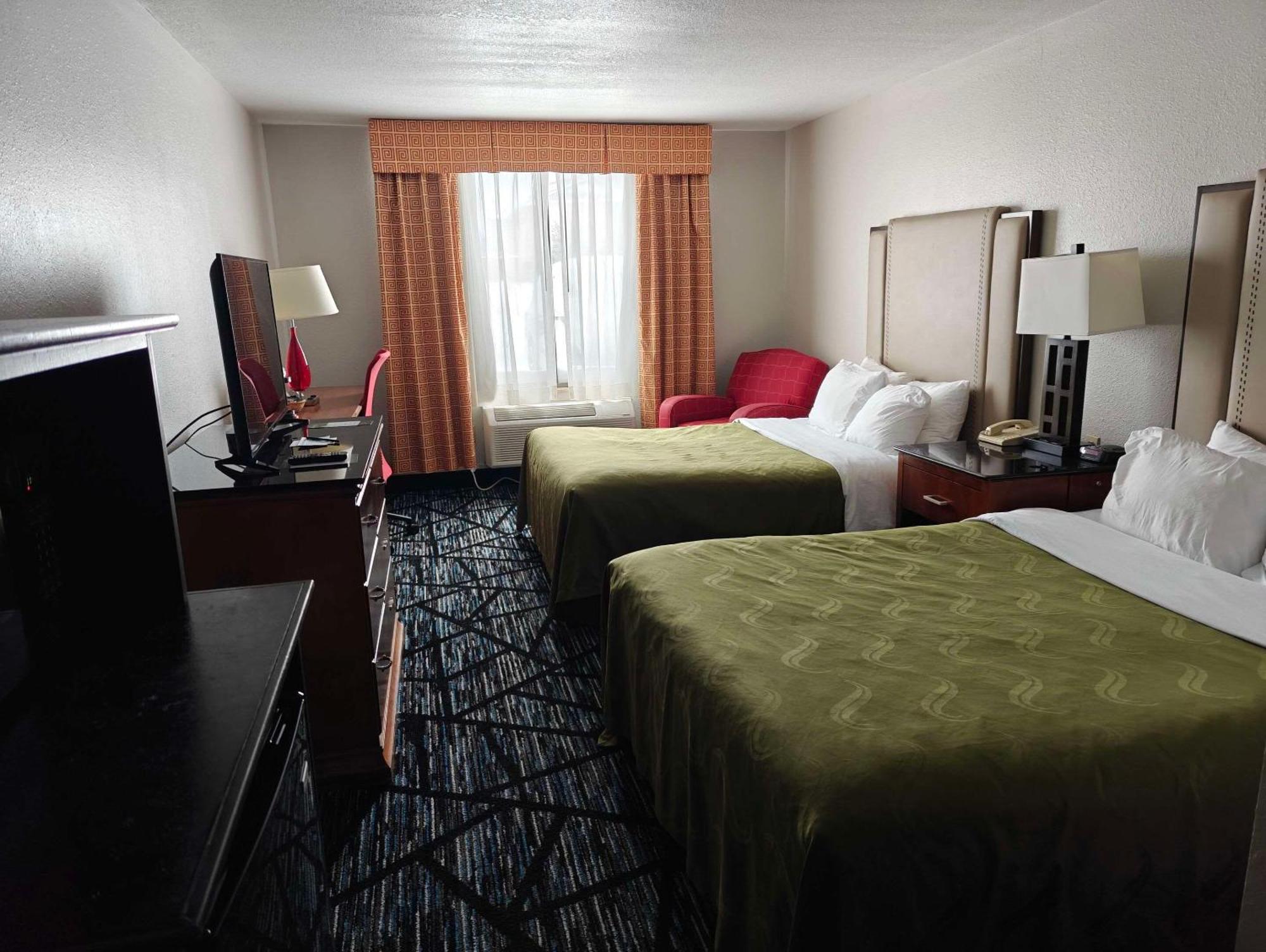Quality Inn Ґейлорд Екстер'єр фото