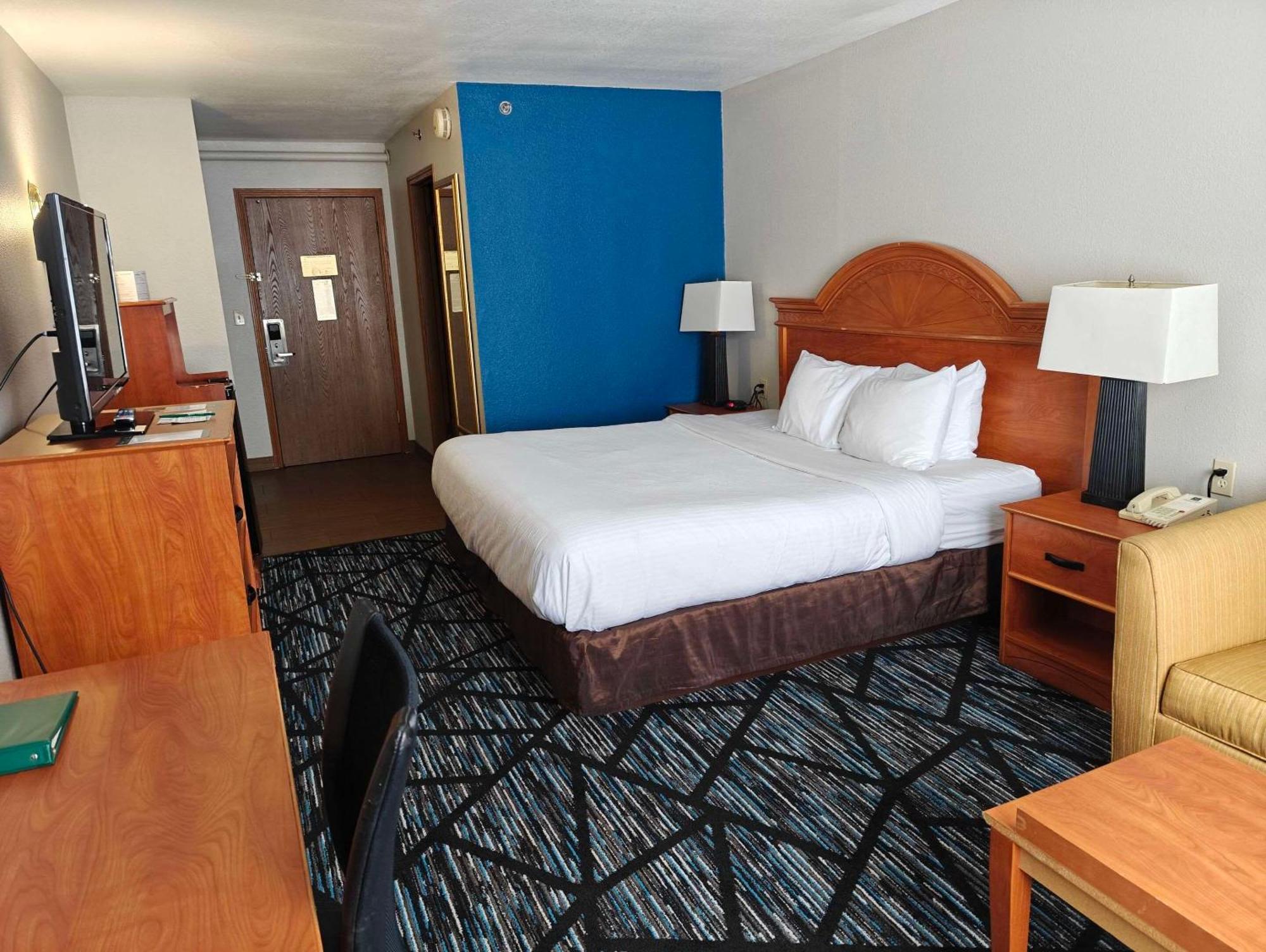 Quality Inn Ґейлорд Екстер'єр фото