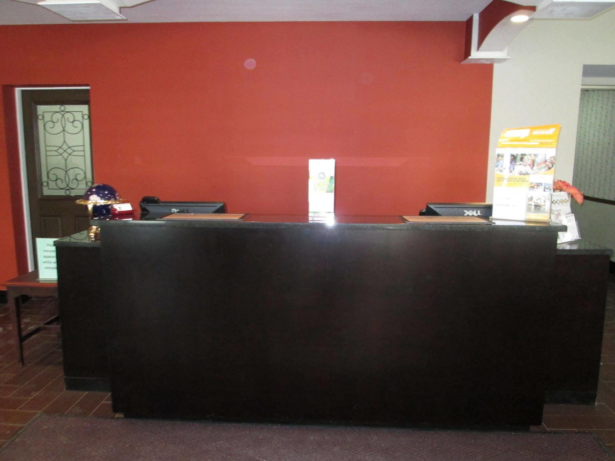Quality Inn Ґейлорд Екстер'єр фото