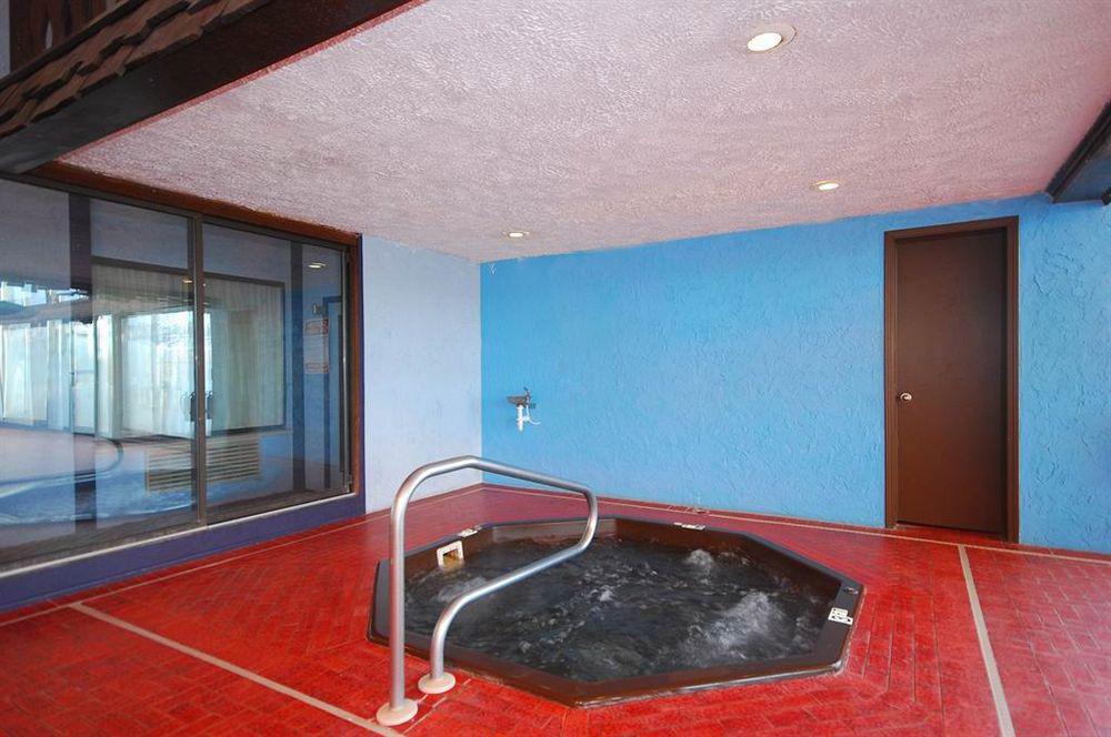 Quality Inn Ґейлорд Екстер'єр фото