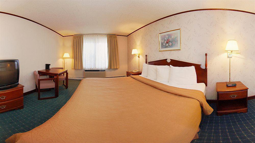 Quality Inn Of Ґейлорд Екстер'єр фото