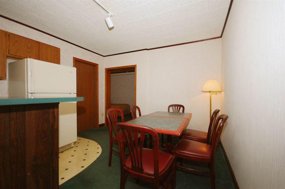Quality Inn Ґейлорд Екстер'єр фото